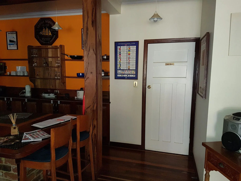 Admiral Stirling Inn