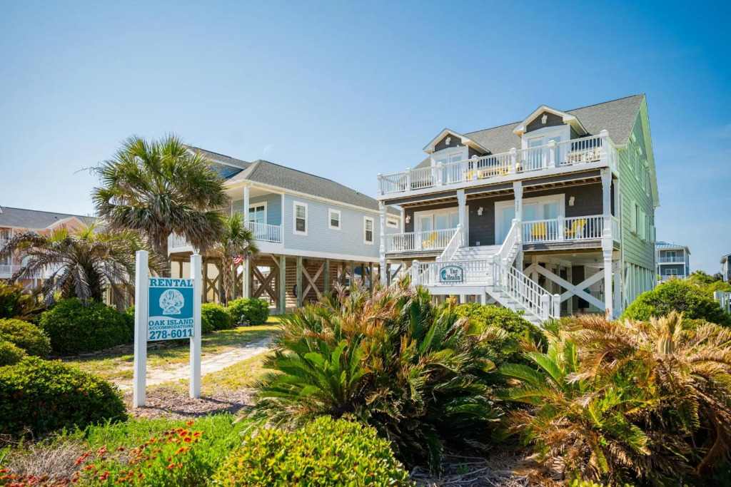 Tar Healin by Oak Island Accommodations