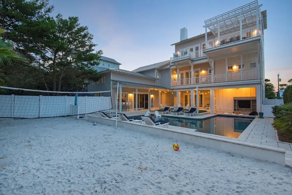 Stunning Luxury Beach Home: Gulf Views, Large Private Pool, Free Beach Setup!