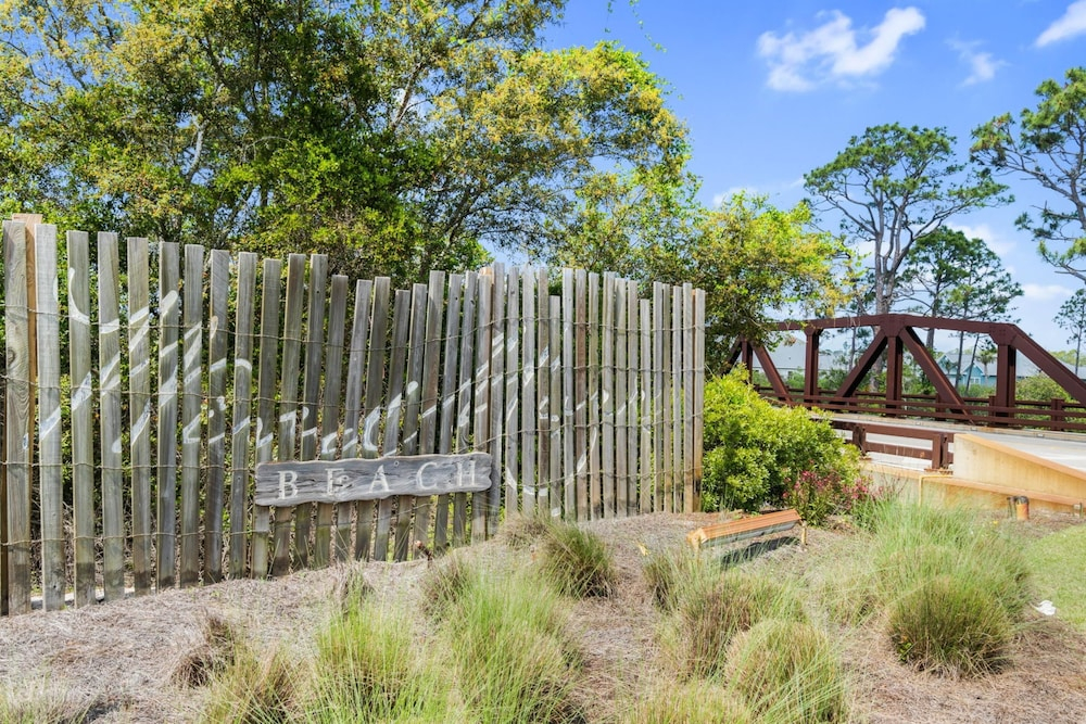 Beach House - Seabreeze Bungalow
