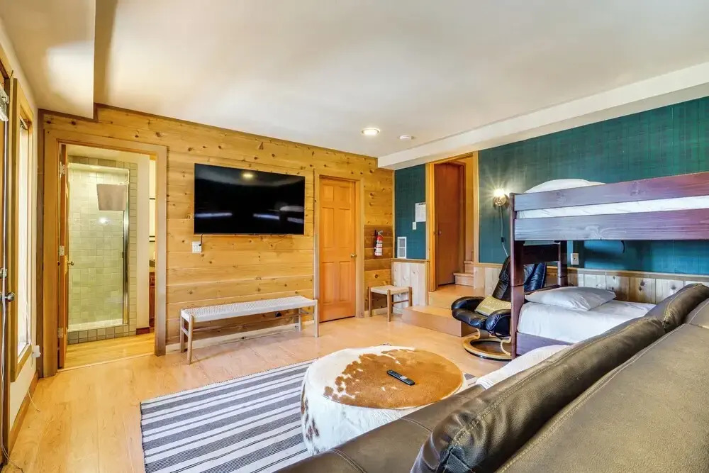 6 Mi to Ski Slopes! Family Tahoe Cabin w/ 3 Decks