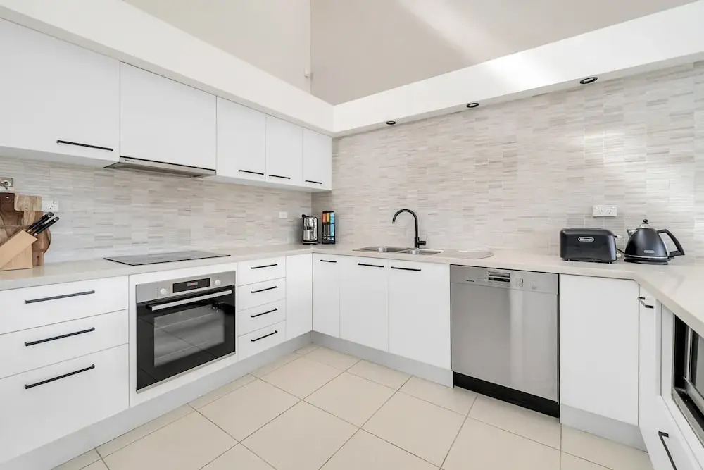 3-bed With Beach Views and Entertainment Area