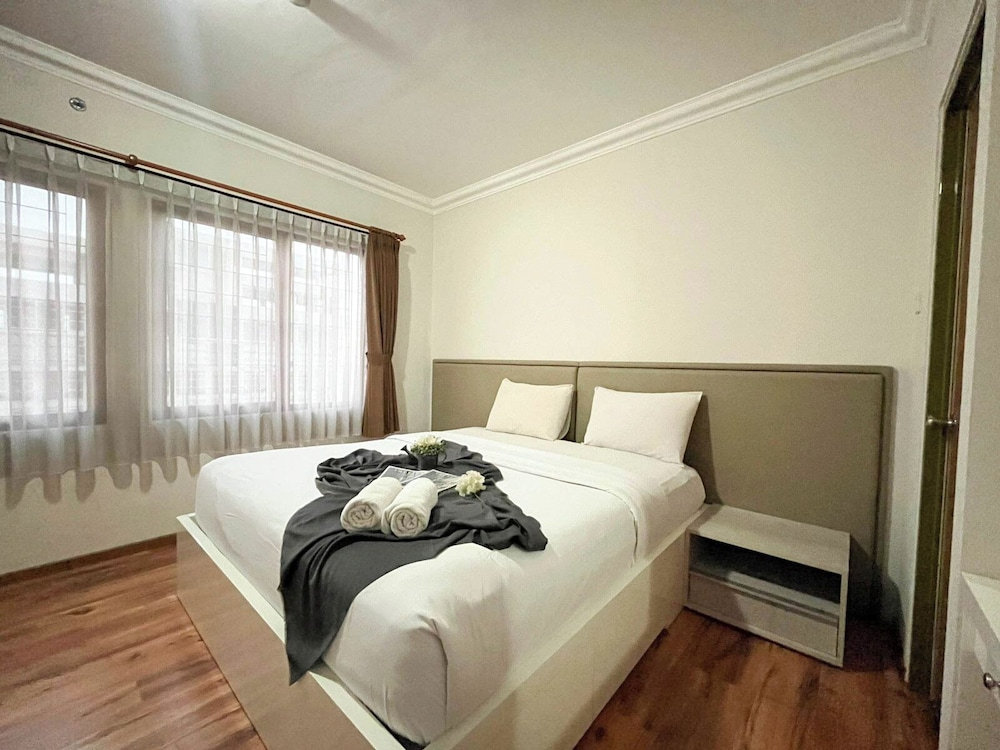 Spacious White 3Br At Grand Setiabudi Apartment
