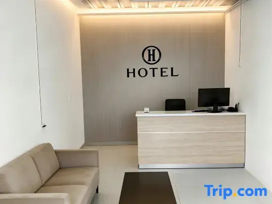 Hailan Movie Apartment (Tianhe Airport Aviation Headquarters Subway Station)