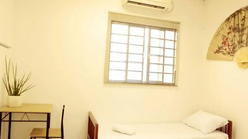 OBA 45 - QUARTO CASAL no BAIRRO DA LIBERDADE