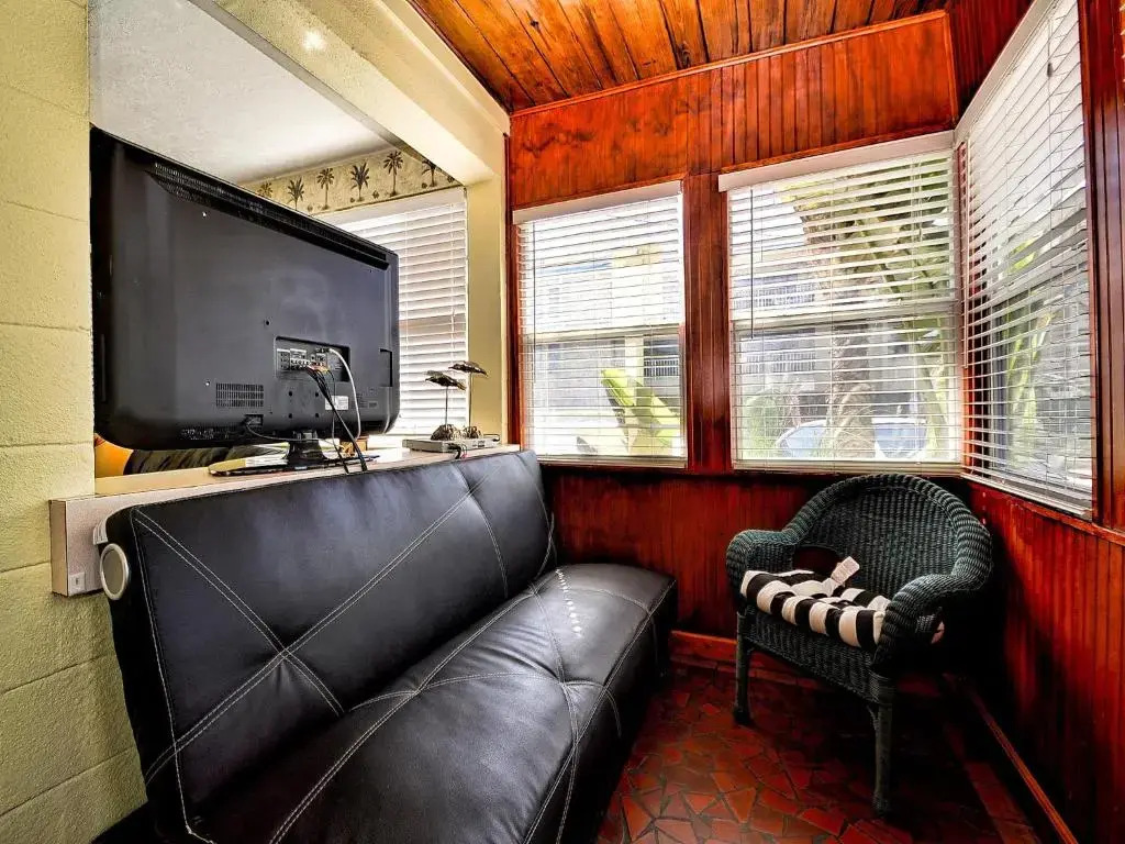 Palm Place 1 - Sabal Palm Beach getaway 624