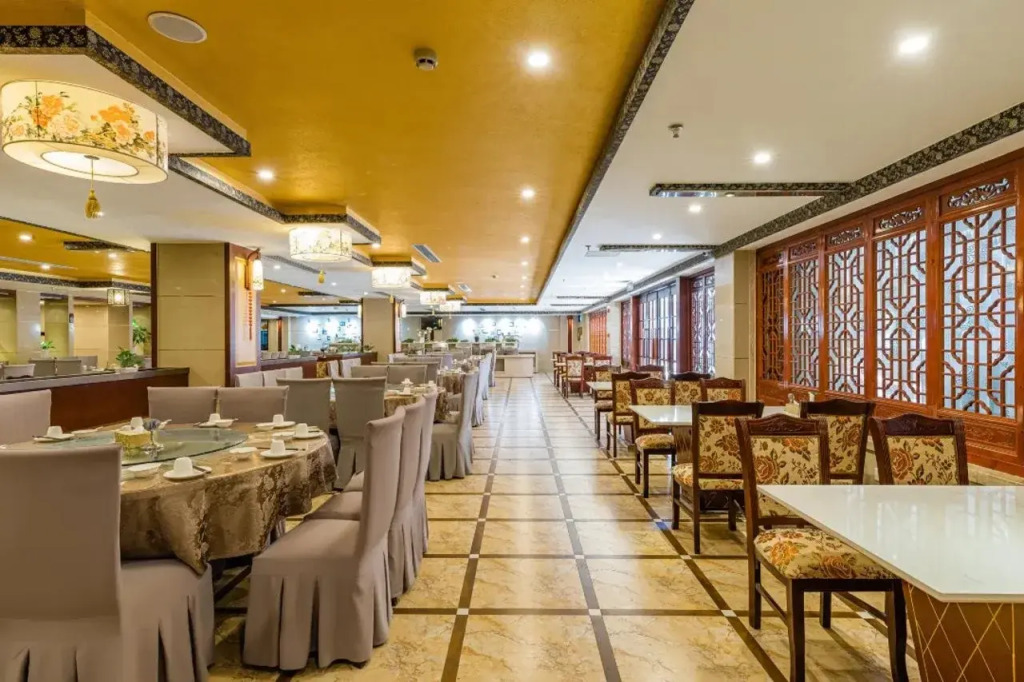 Rezen Hotel S&N