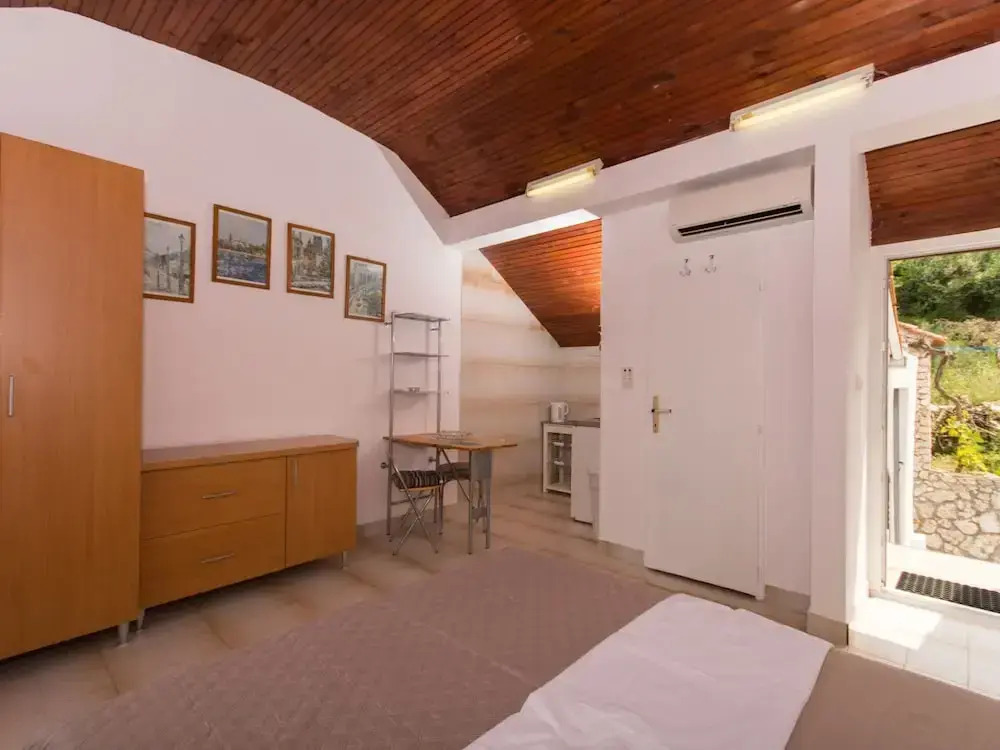 Quaint Holiday Home in Mastrinka With Balcony