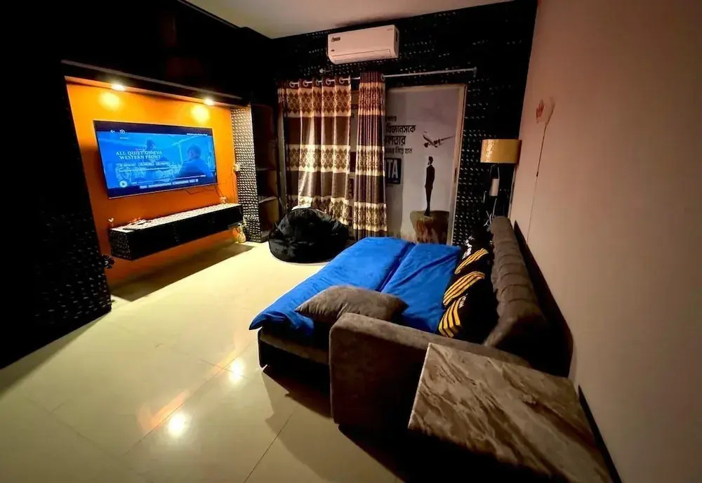 Hostel by zooFamily