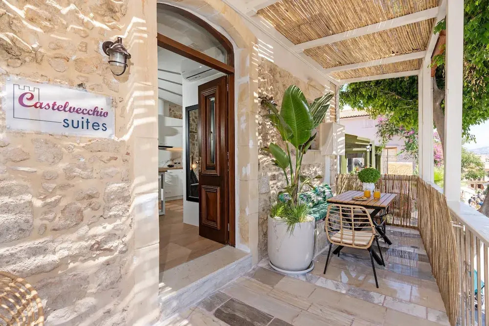 Venetian Charming ,stone-built Apartment Rethymno