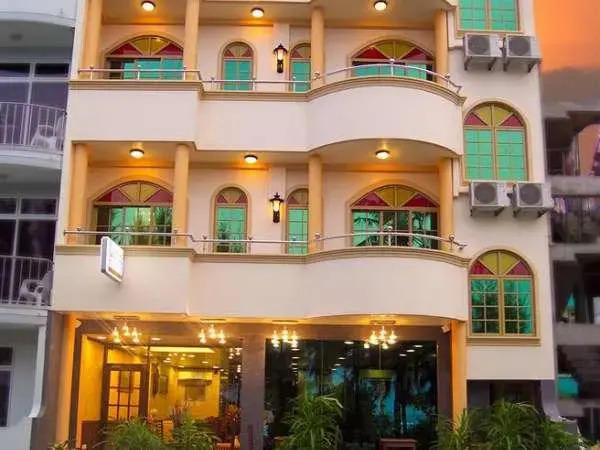Loona Hotel