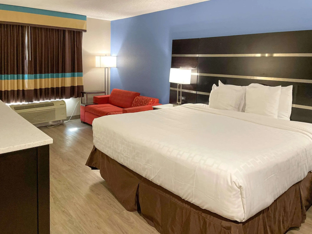Clarion Pointe Atlanta Airport College Park