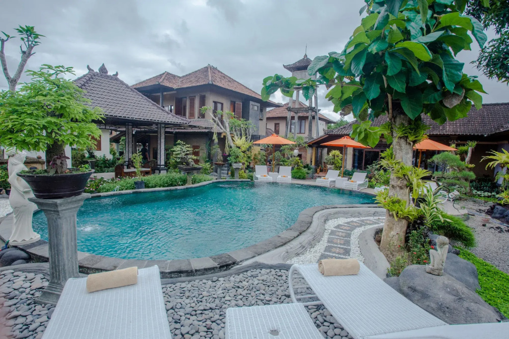 Capung Cottages