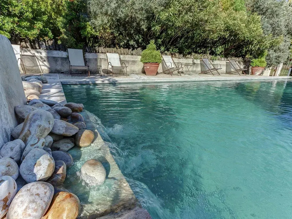 Cottage in Oppede With Pool and Garden