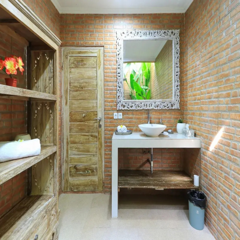 The Laras