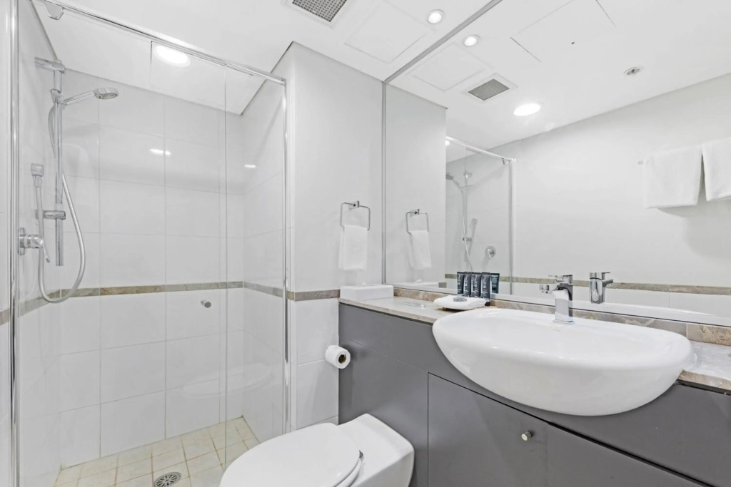 KOZYGURU Sydney CBD Lovely 2 Bedroom APT with Amazing City View NHA653