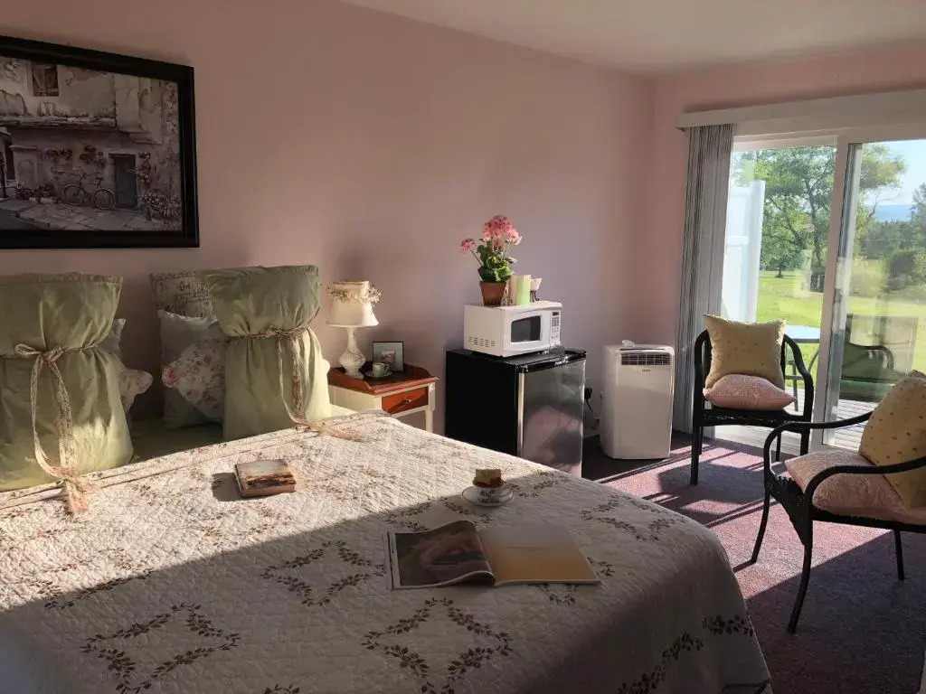 Savannah House Wine Country Inn & Cottages