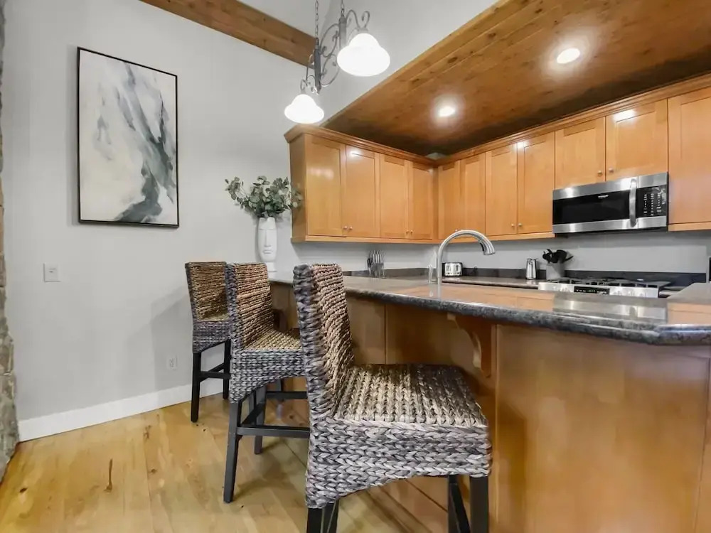 Westridge Chalet 4 Bedroom Townhouse by RedAwning