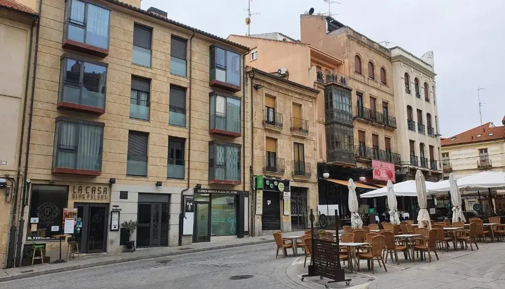 Salamanca Rentals - Apartamento con terraza a 1 minuto de la Plaza Mayor