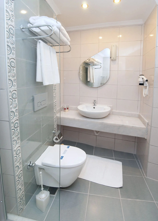 Azak Hotel