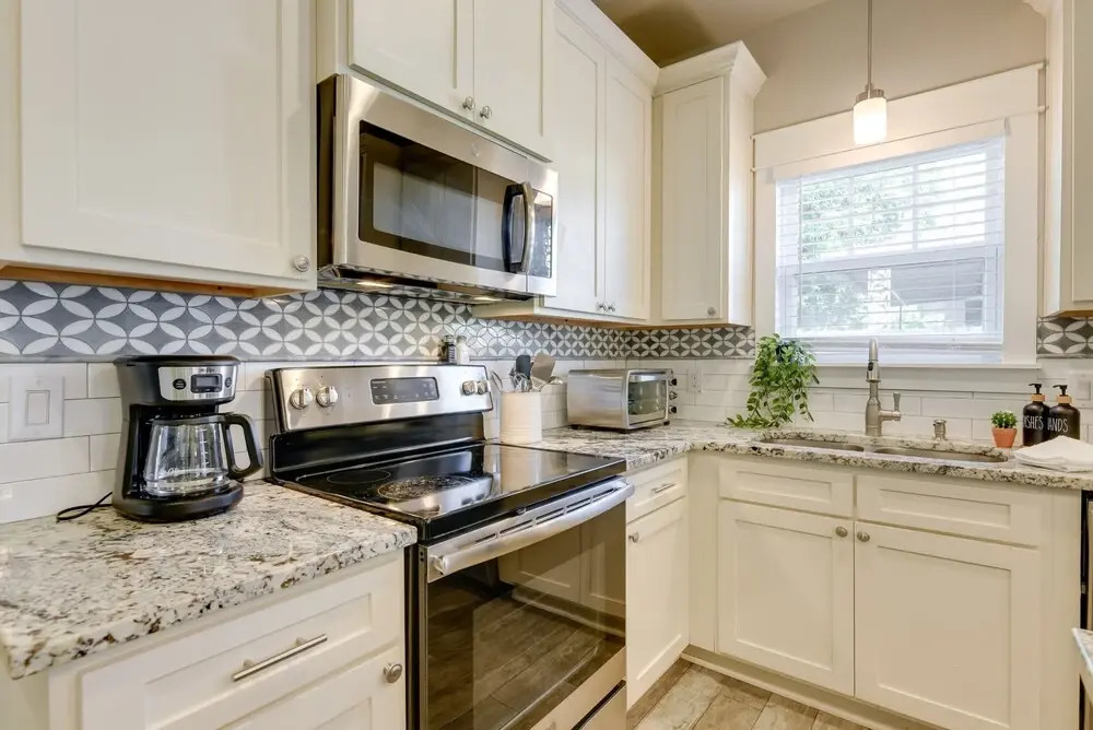 Centrally Located Stunning 3BR 2BA Near Downtown
