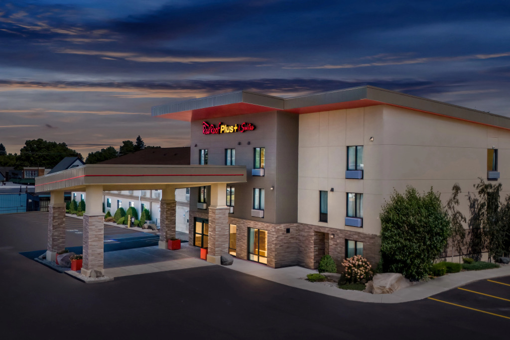 Red Roof Inn PLUS+ & Suites Malone