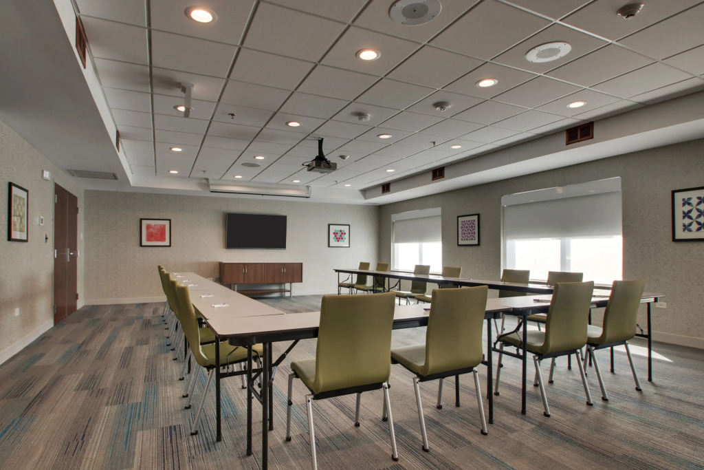 Holiday Inn Express & Suites Aurora - Naperville by IHG