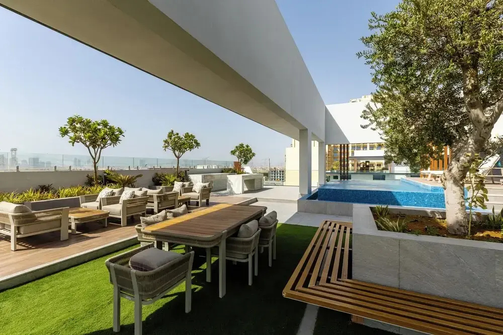 Waves - Luxurious Comfort with City Views in Oxford 212
