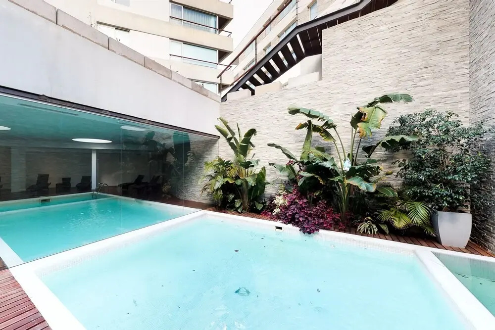 Apart frente a playa Pinares