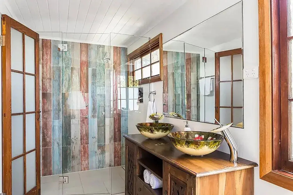 Skye Lodge - 7 Bedroom charming Balinese retreat with designer pool