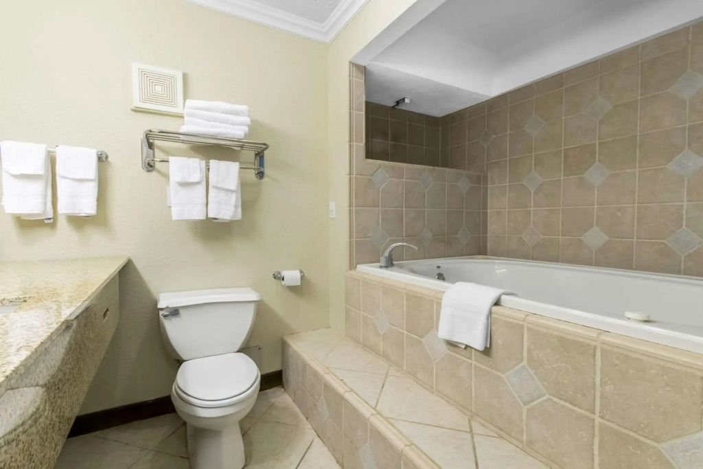 Quality Inn & Suites Horse Cave - Cave City