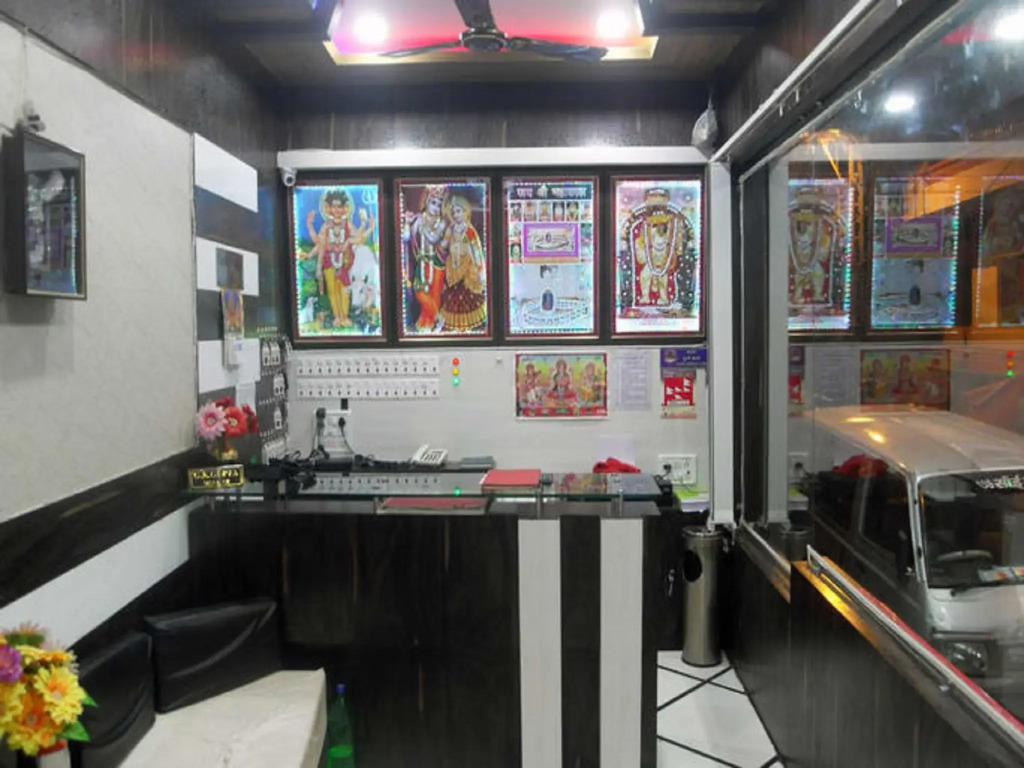 Hotel Shree Dwarkadhish Palace