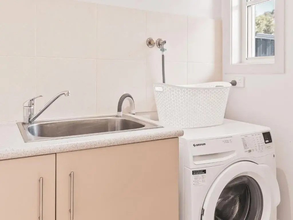 Unit 3 23 BOOYONG STREET