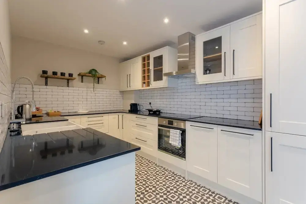 Spacious 1 Bedroom Flat With Garden