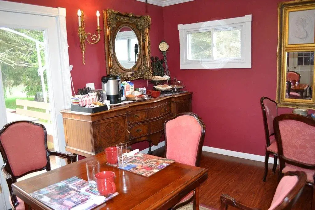 Mountain Treasure Bed and Breakfast