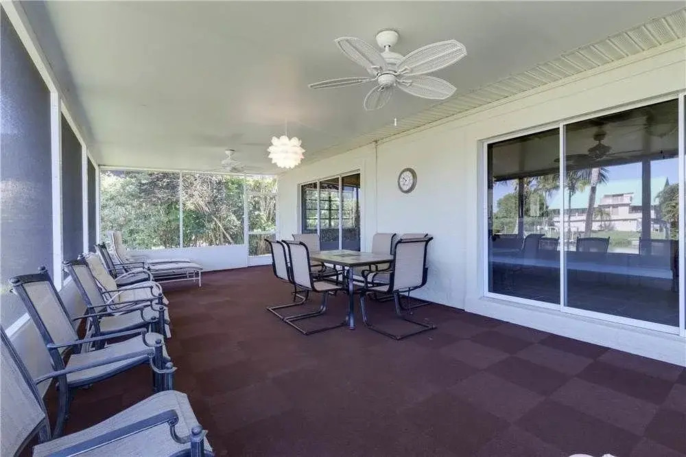 Cutlass Cove Renovated 4Br on Deep Water Canal by RedAwning