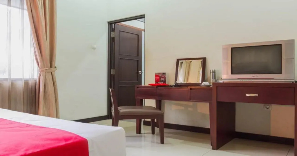 Pratidina Hotel by RedDoorz