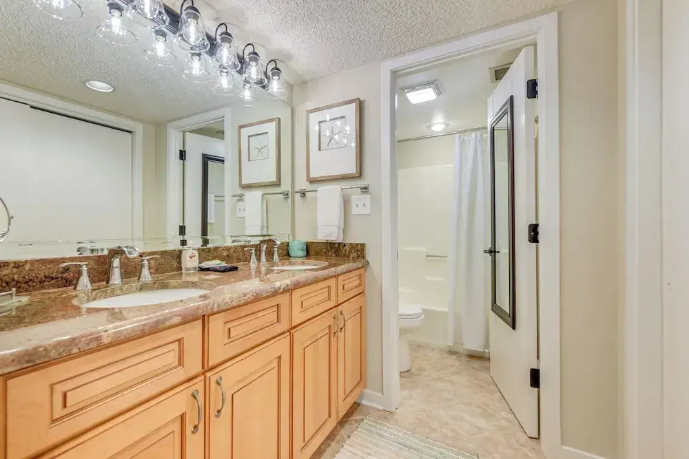 Private Deck & Pool Access: Myrtle Beach Getaway!