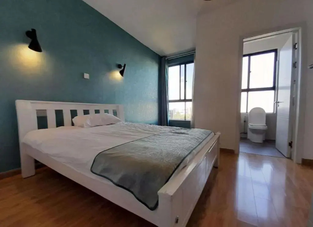 Spacious 2 Bedroom Serviced Apartment with Pool