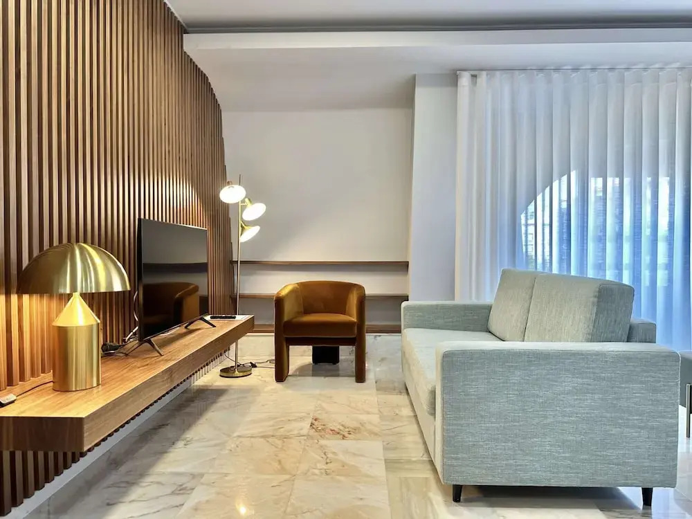 Bright Apartment Near Bolhao Metro Station