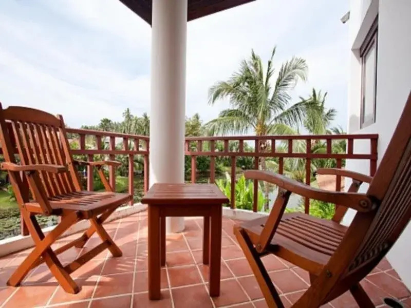 Villa in the Garden, Surin Beach with private spa