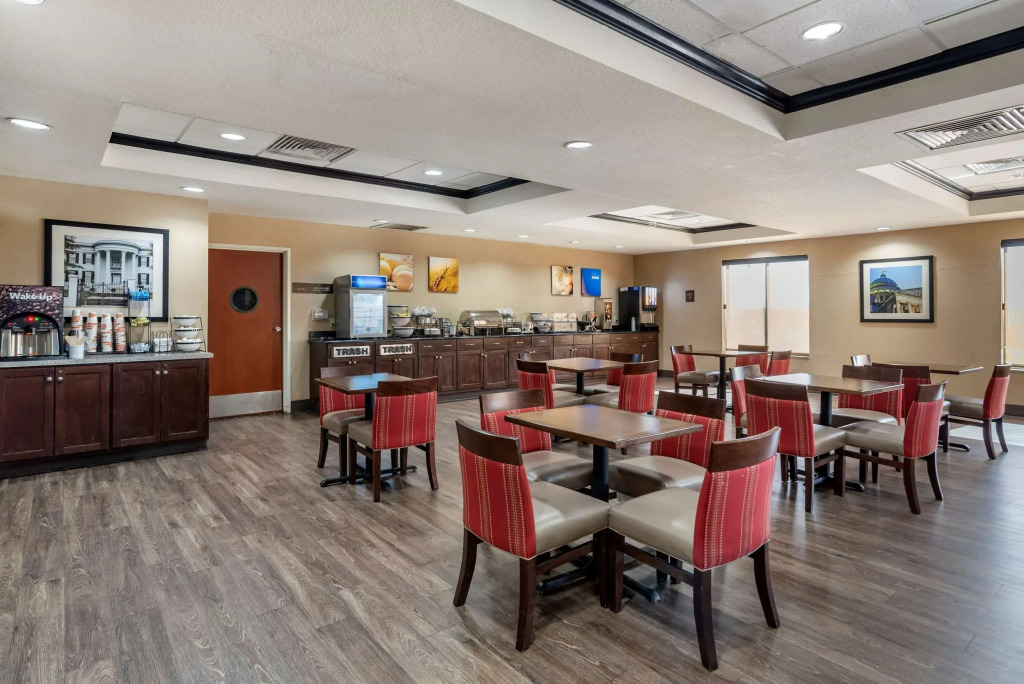 Comfort Inn & Suites Clinton - Jackson West