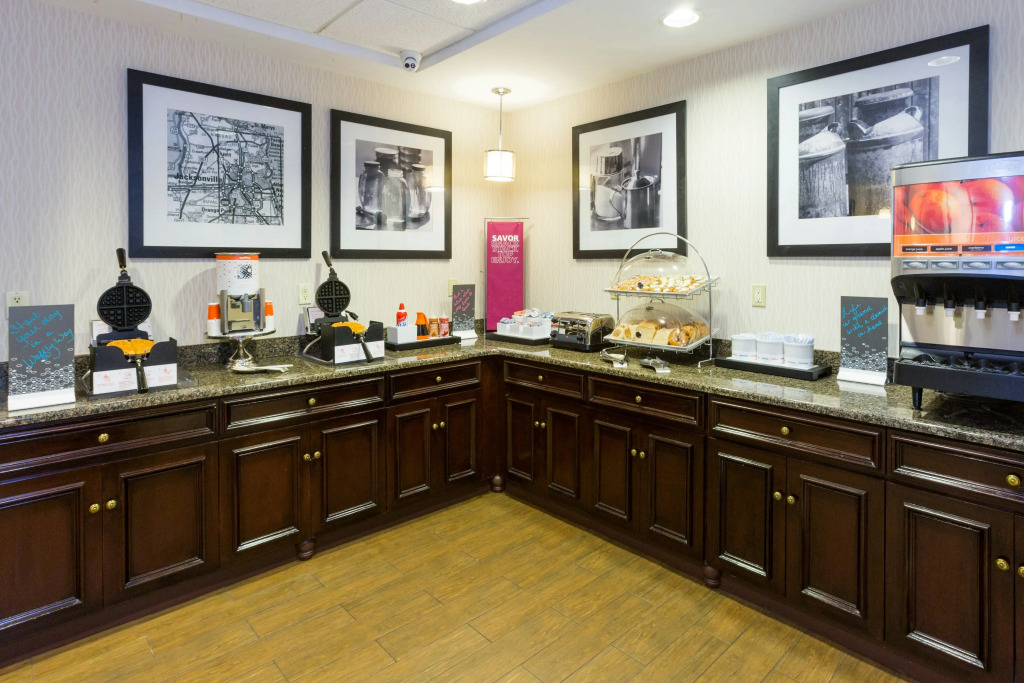 Hampton Inn & Suites Jacksonville-Airport