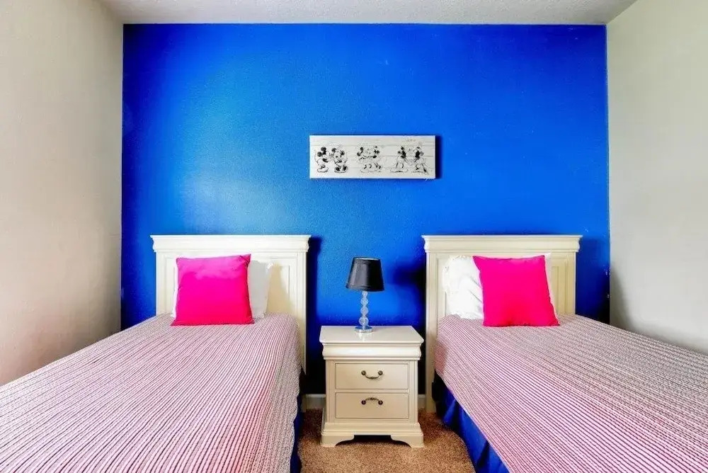 Bright & Cheery Vacation Villa-1638st 5 Bedroom Townhouse by RedAwning