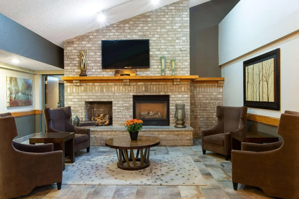 AmericInn by Wyndham Apple Valley
