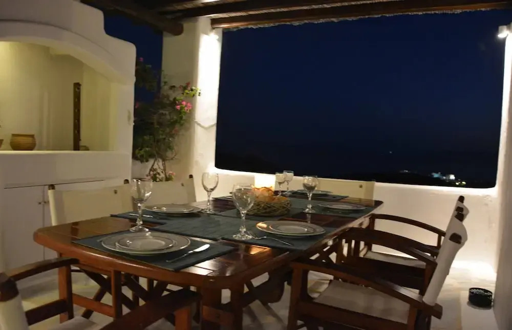 Delicate Mykonian House at Houlakia
