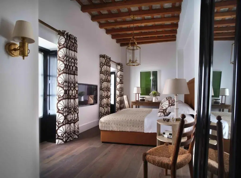 Hotel Plaza 18 - Grupo Califa