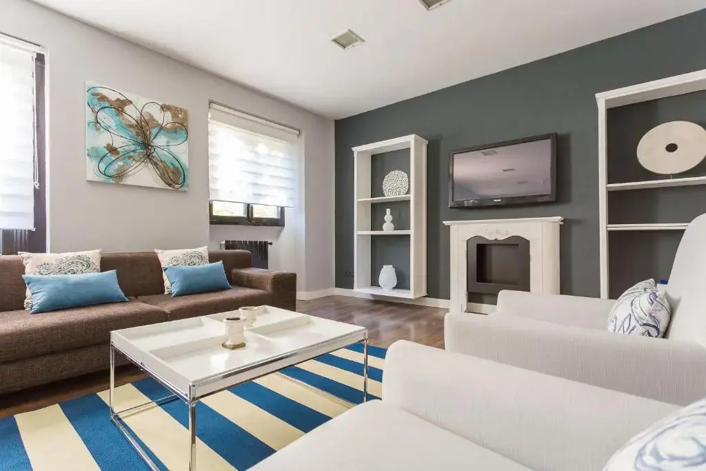 Serrano Excellent, by Presidence Rentals
