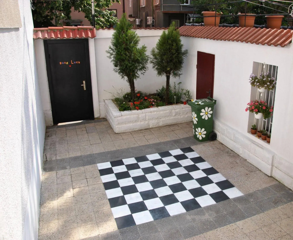 10 Coins Hostel & tours