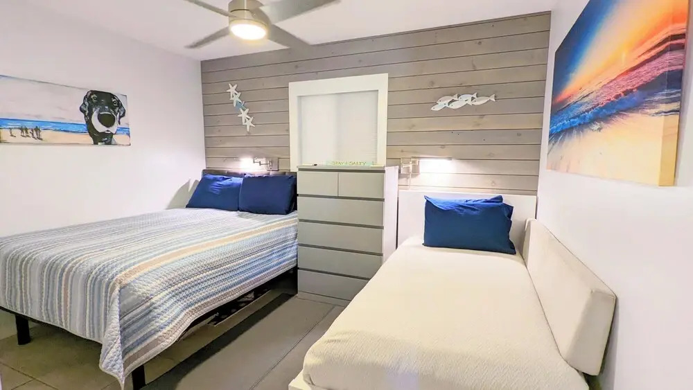 Cool Waves Oceanfront Retreat - St Augustine Beach 2 Pools 5 Hot Tubs! On the Beach